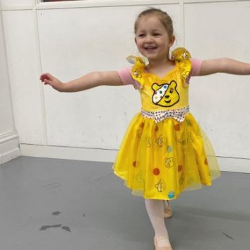 Joséphine is learning Silks as part of her training at LIPA!